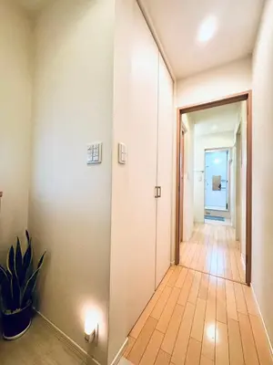 an empty hallway with a door and a corridorngthngthngthngthngthngthngth at XH-Ōgi, Adachi City 足立2dk-AD0042 in Tokyo