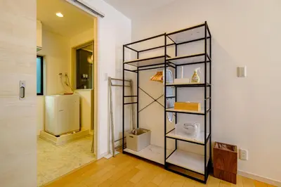 a bathroom with a stand up shower in a room at Stellar inn - \u65e9\u7a32\u7530\u99c5\u304b\u3089\u5f92\u6b693\u5206- \u6700\u59277\u540d\u5bbf\u6cca\u53ef in Tokyo