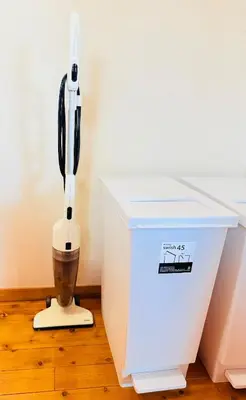 a blender sitting next to a plastic container at mukai Apt - 5 min walk to Itabashi subway 1stop 3min to Ikebukuro in Tokyo