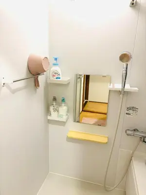 a bathroom with a mirror and a sink at Retro Showa Home 9min from station Direct to Narita Near Disney Bus 48mim in Tokyo