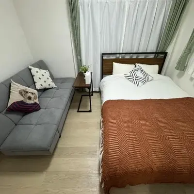 5 minutes on foot from Otsuka Station on the Yamanote Line