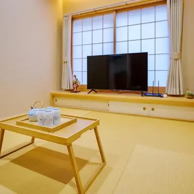 M202 5 minutes walk from Hibiya Line Sanawa Station! Direct access to Ueno