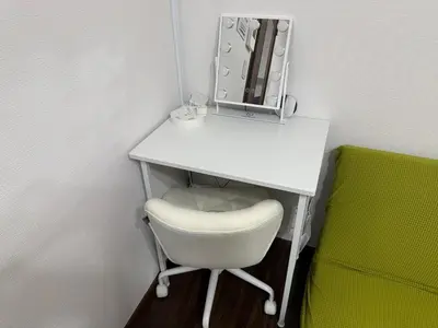 a white desk with a chair and a mirror at Direct access to major Tokyo stations including Shibuya, Shinjuku, Ikebukuro, Akihabara, and Ueno 3-minute walk from nearest station Tokyo Dome Suitable for long-term stays 101 in Tokyo