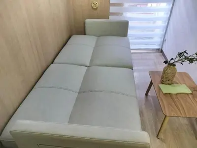 a bed in a small room with a table at \u65b0\u5bbf\u4e2d\u5fc3#\u5927\u4e45\u4fdd\u97e9\u56fd\u6b65\u884c\u8857#\u5927\u4e45\u4fdd\u7ad9\u6b65\u884c6\u5206-Shinjuku center#Ookubo station 6 minutes walk#\u76f4\u8fbe\u65b0\u5bbf \u6d89\u8c37 \u8868\u53c2\u9053 \u6c60\u888b \u4e0a\u91ce \u4ee3\u4ee3\u6728 \u94f6\u5ea7 \u539f\u5bbf203 in Tokyo