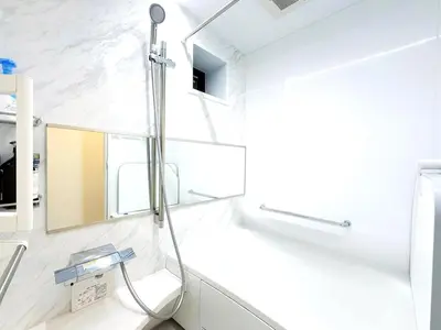 a bathroom with a shower and a mirror at Newly Built Detached Villa 5 min walk to JR Tabata Station Yamanote Line in Tokyo