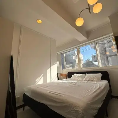 Kuro House - In the middle of Hiro