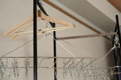 a bunch of wine glasses hanging from a rack at \u68ee\u4e0b\u30ad\u30fc\u30b3\u30fc\u30dd\u30db\u30c6\u30eb\u6700\u59278\u540d\u5bbf\u6cca\u53ef\u80fd in Tokyo