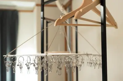 a bunch of wine glasses hanging from a rack at \u68ee\u4e0b\u30ad\u30fc\u30b3\u30fc\u30dd\u30db\u30c6\u30eb\u6700\u59278\u540d\u5bbf\u6cca\u53ef\u80fd in Tokyo