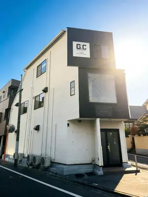 a building on the side of a street at Season Hotel \u65b0\u5c0f\u5ca9 in Tokyo