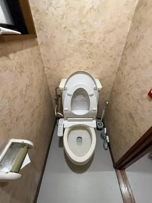 a small bathroom with a toilet in a stall at \u70df\u96e8\u8f69105 in Tokyo