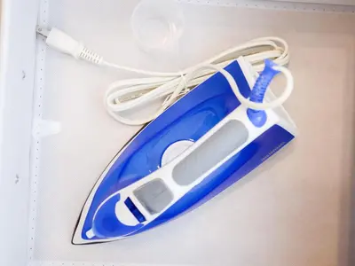a blue and white toothbrush and a white wire at mstay\u677f\u6a4b\u99c5\u524d in Tokyo