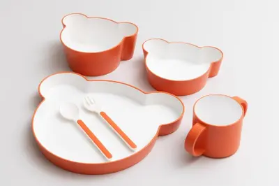 a set of heart shaped dishes with a fork and knife at \u30a2\u30f3\u30c9\u30b9\u30c6\u30a4\u5343\u4f4f\u4ef2\u753ab in Tokyo