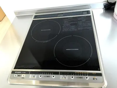 an ipod is sitting on a table at Issyuku hostel in Tokyo
