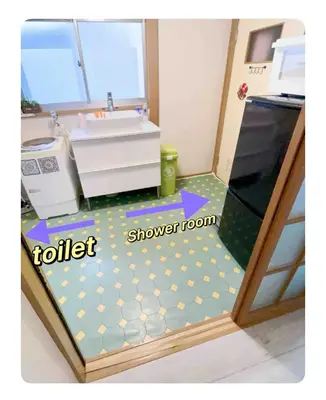 a bathroom with a sink and a shower room at \u4e16\u7530\u8c37 kamikitazawa sta \u5927\u6676\u5bb6direct to Shinjuku for 13min \u4e0a\u5317\u6ca23\u5206 \u8fd1\u6d89\u8c37\u65b0\u5bbfjust 230m from sta in Tokyo