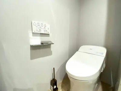 a bathroom with a white toilet in a room at Belle harmonie togoshi101 in Tokyo