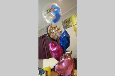 a bunch of balloons in a box at CuteFamilyHouse! 3LDK 6minShinjuku 3minJRsta Cozy,Fun,Bright! KidsFree Under6yrs in Tokyo