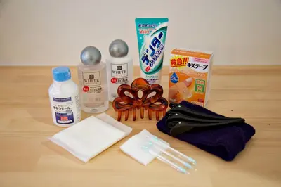 a table with ingredients to make a snowflake at R-Guest Residence \u6771\u4eac\u6d45\u8349 east2 in Tokyo