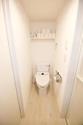 a small bathroom with a toilet in a room at Prime Stage Otsuka 204 - Vacation STAY 8875 in Tokyo