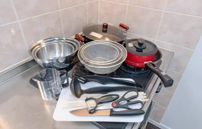 a stove top with some pots and pans on it at Katsushika-ku - House - Vacation STAY 89073 in Tokyo