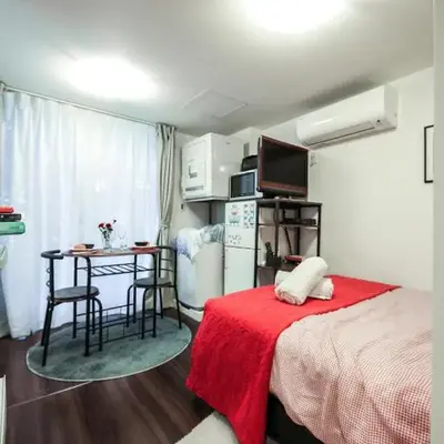 North Cottage Studio Apartment with private entrance
