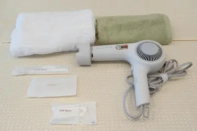 a hair dryer sitting on top of a table at Annekaffeekanne in Tokyo