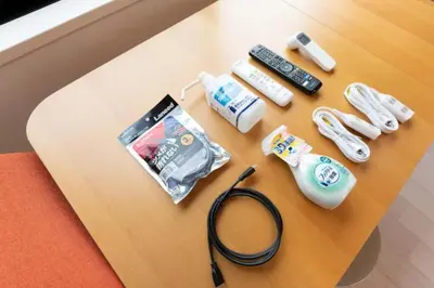 a table with a stethoscope and remote controls on it at \u30e9\u30d5\u30a3\u30c3\u30c8\u4e21\u56fd in Tokyo