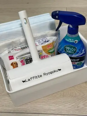 a plastic container with toothpaste and a mixer in it at \u30e9\u30d5\u30a3\u30c3\u30c8\u4e21\u56fd in Tokyo
