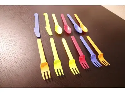 a group of different colored plastic forks and spoons at Central Field - Vacation STAY 29651v in Tokyo