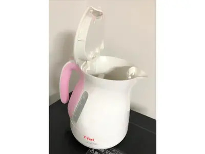 a pink and white blender sitting on a counter at Central Field - Vacation STAY 29627v in Tokyo