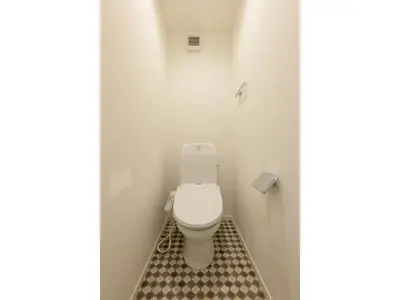 a bathroom with a white toilet in a room at rakuna Inn Dou-sasazuka - Vacation STAY 47231v in Tokyo