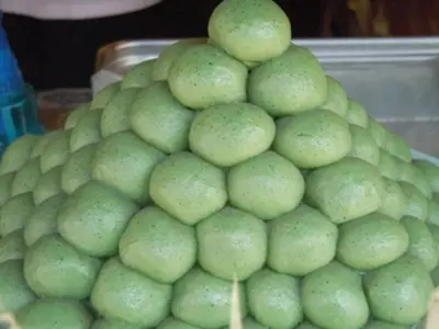 a pile of green onions sitting on a table at Sky Heart Hotel Koiwa - Vacation STAY 49100v in Tokyo