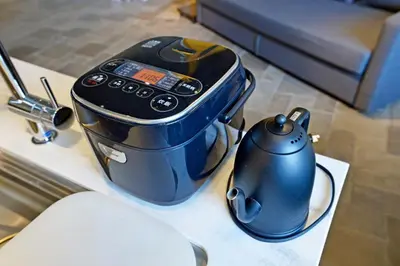 a slow cooker and a tea kettle on a counter at MONO - Vacation STAY 54271v in Tokyo