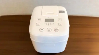 a white router sitting on top of a table at Goodsite In Oshiage in Tokyo