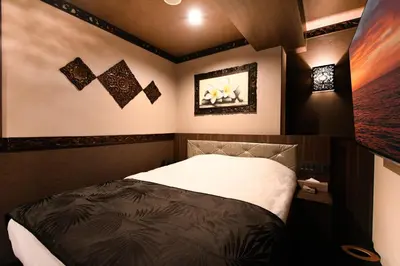 a small room with a bed in it at Hotel BaliBali ANNEX \u4e94\u53cd\u7530 in Tokyo