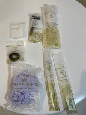 a white table with three bottles of baby washing detergins at HotelHarmony\u65e5\u66ae\u91cc\u30db\u30c6\u30eb\u30cf\u30fc\u30e2\u30cb\u30fc in Tokyo