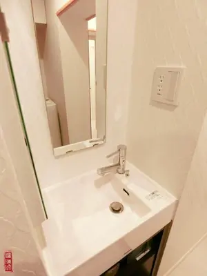 a white sink in a bathroom with a mirror at WY-Kabukicho 604-SJ0163 in Tokyo