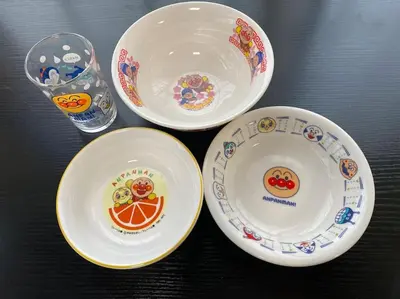 three plates and a glass on a table at 2025\u5e74\u30b0\u30c3\u30c9\u30ec\u30d3\u30e5\u30fc\u8cde\u53d7\u8cde \u5e83\u3005\u4e00\u8ed2\u5bb6 \u6700\u59279\u540d \u7a7a\u6e2f\u76f4\u901a \u5c71\u624b\u7dda\u3059\u305080m2\u5ead\u4ed8\u304d\u5927\u798f\u30cf\u30a6\u30b9 in Tokyo