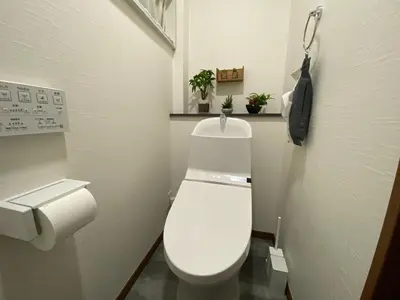 a bathroom with a white toilet in a room at ONE HOUSE SHINKOIWA - Vacation STAY 26055v in Tokyo