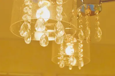a chandelier hanging from a ceiling at \u821e\u6d5c1\u8ed2\u5bb6\u8cb8\u5207\u30fc\u6700\u592710\u540d\u69d8\u4e00\u99d0\u8eca\u5834\u4ed8\u304dMaihama rent-a-house in Urayasu