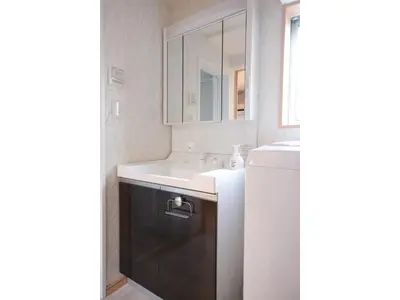 a bathroom with a sink and a mirror at Forest Villa Togoshi - Vacation STAY 44284v in Tokyo