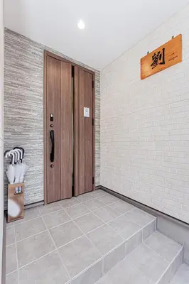an empty room with a door and a tile floor at \u6c60\u888b\u5546\u5708jr\u5c71\u624b\u7dda \u5927\u585a\u99c5\u3088\u308a\u65b0\u7b51\u5225\u8358 in Tokyo