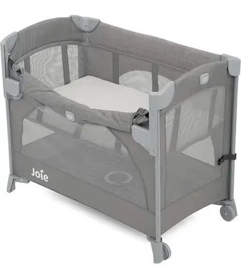 a small grey crib with a bed frame at \u6e0b\u8c37 \u5e83\u308150m2 2LDK \u4ee3\u3005\u6728\u516c\u5712\u99c5\u5f92\u6b695\u5206 \u5bb6\u65cf\u306b\u304a\u3059\u3059\u3081 in Tokyo