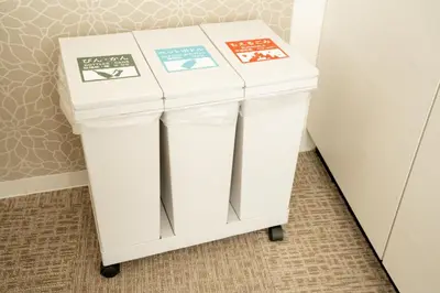 two white trash cans next to a wall at ILIMA Higashi Nakano - Vacation STAY 89505v in Tokyo