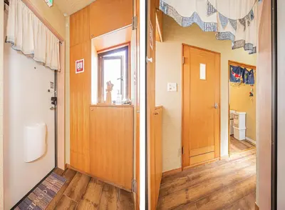 two images of a hallway with a door and a room at \u4e1c\u4eac\u4e2d\u5fc3 \u65b0\u88c5\u4fee\u548c\u98ce\u5bbd\u655e\u516c\u5bd3 \u76f4\u8fbe\u4e0a\u91ce\u65b0\u5bbf\u4e1c\u4eac 402 in Tokyo