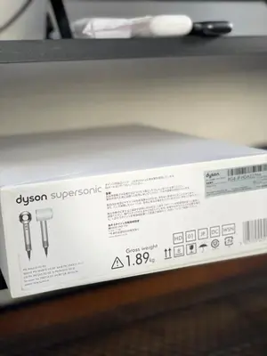 a box of keys sitting on top of a table at \u4e1c\u4eac\u4e2d\u5fc3\u5168\u65b0\u88c5\u4fee\u5bbd\u655e\u660e\u4eae\u7684\u516c\u5bd3 3\u5206\u949f\u6b65\u884c\u8def\u7a0b\u5230\u95e8\u524d\u4ef2\u753a\u7ad9 \u4e24\u6761\u5730\u94c1\u7ebf\u76f4\u8fbe\u4e1c\u4eac\u4e0a\u91ce\u65b0\u5bbf201 in Tokyo